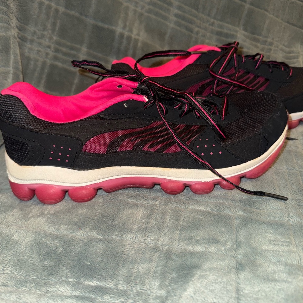 Danskin Now Pink and Black Memory Foam Sneakers